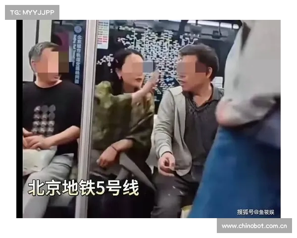 工人泥尘满身乘地铁选择坐地上担心被嫌弃感受社会偏见 工人泥尘满身乘地铁选择坐地上担心被嫌弃感受社会偏见